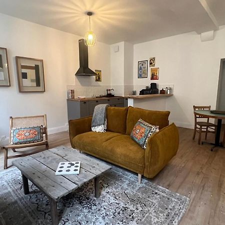 Appartement La Caresse De L'Amarante Mortagne-au-Perche Esterno foto