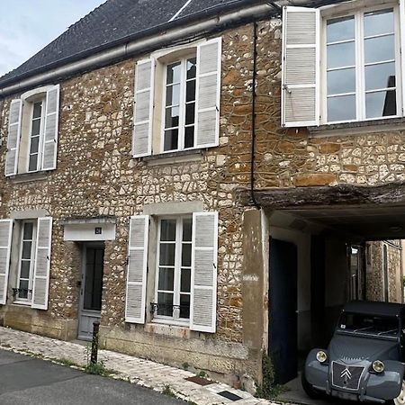 Appartement La Caresse De L'Amarante Mortagne-au-Perche Esterno foto