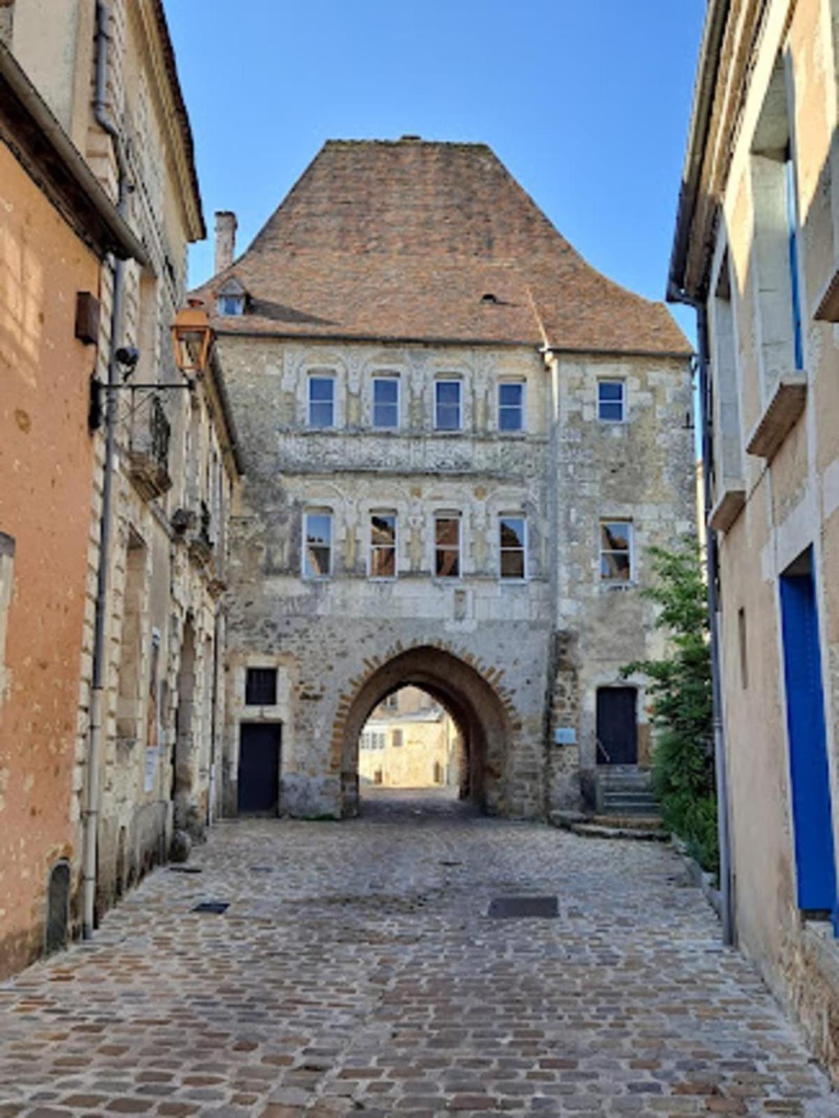 Appartement La Caresse De L'Amarante Mortagne-au-Perche Esterno foto