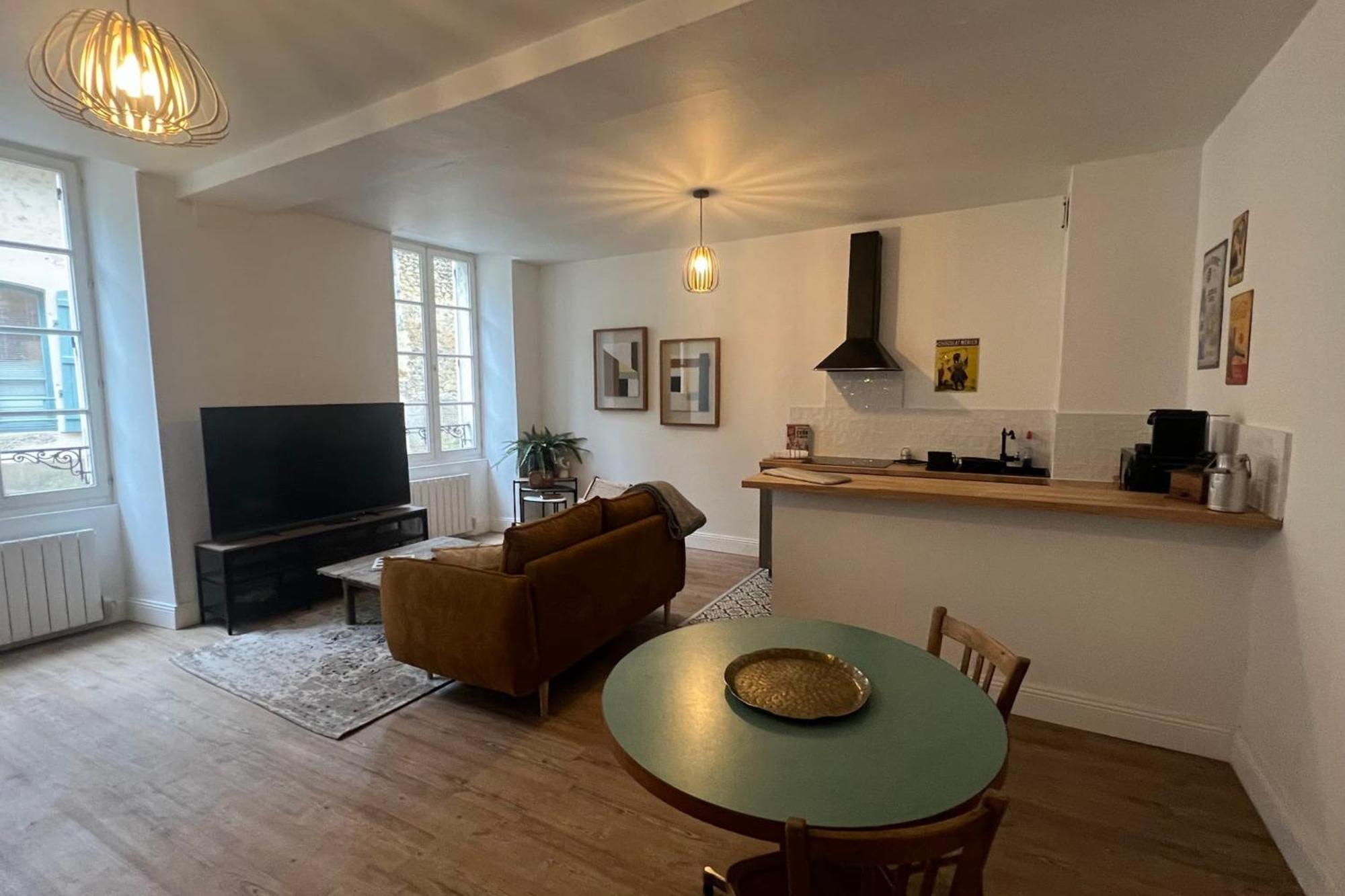 Appartement La Caresse De L'Amarante Mortagne-au-Perche Esterno foto